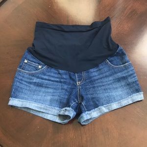 Maternity shorts